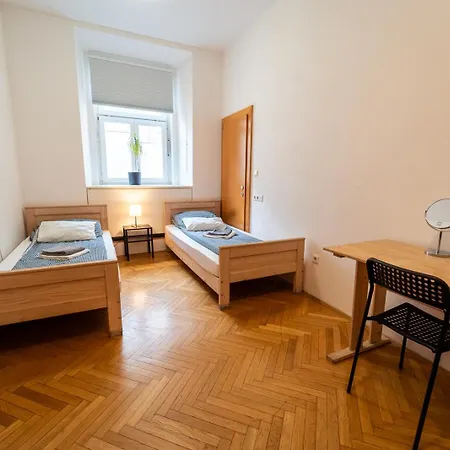 Anna House Konukevi Maribor